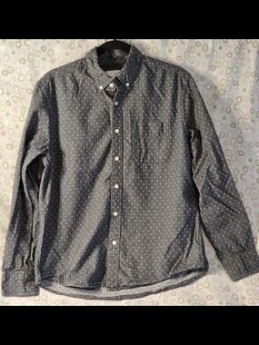 American Eagle Outfitters Gray Button-Down Shirt with Micro Dot Pattern